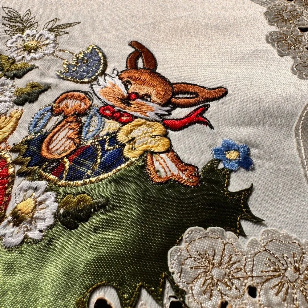 Vintage Embroidered Bunny Rabbit‎ Doily Table Decor Easter Spring